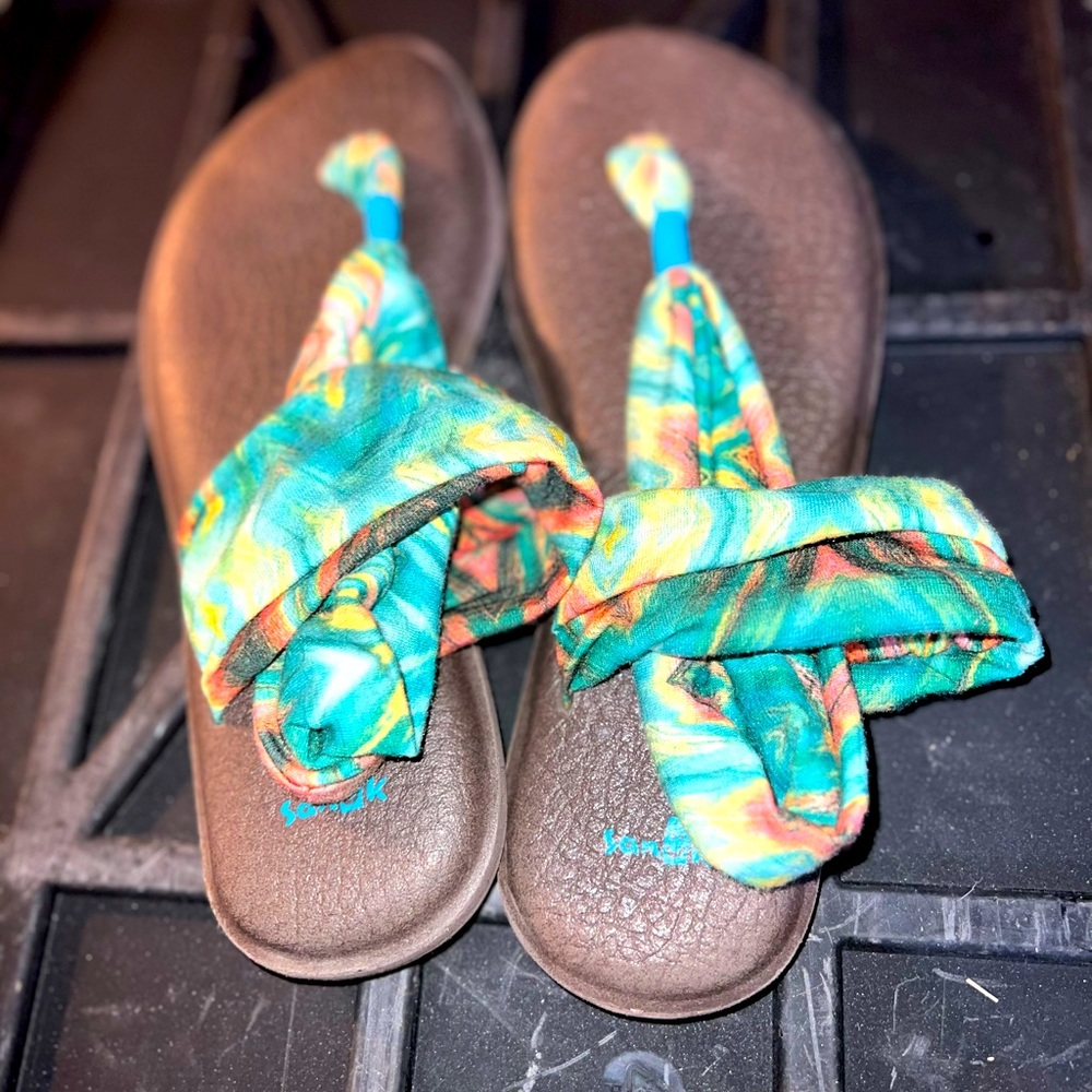 Sanuk Sandals Size 9